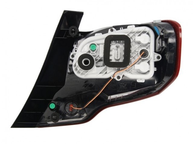 Fiat Tipo szedán 2015- bal hátsó külső lámpa (Magneti Marelli)