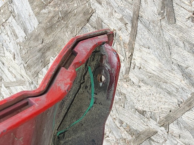 197668 Opel Astra H 2004-2007 első lökhárító, a képen látható sérüléssel