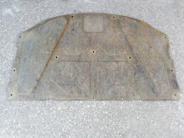 193778 Alfa Romeo 159 2005-2011 Motorháztető szigetelés, a képen látható sérüléssel!!!