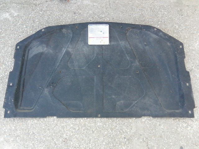 193778 Alfa Romeo 159 2005-2011 Motorháztető szigetelés, a képen látható sérüléssel!!!
