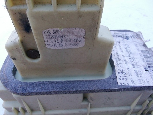 193811 Fiat Stilo 2001-2007 1,9 8v Diesel, 1,8 16v benzin váltókulissza 735304960
