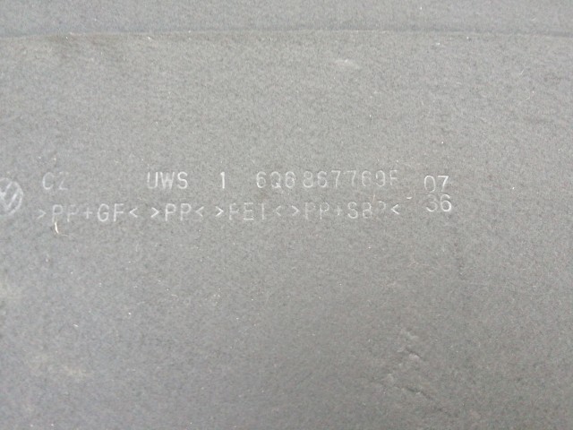 193589 Volkswagen Polo 9N 2001-2009 Kalaptartó 6Q6867769F