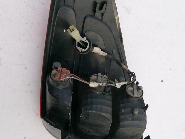 193689 Fiat Sedici, Suzuki SX4 bal hátsó lámpa, a képen látható sérüléssel