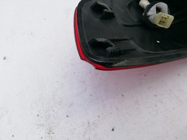 193689 Fiat Sedici, Suzuki SX4 bal hátsó lámpa, a képen látható sérüléssel