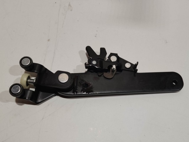 Fiat Doblo 2009-2022 utángyártott új bal oldali tolóajtó alsó görgő 52062455