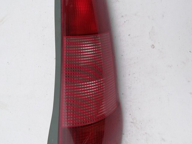 193961 Fiat Punto I. 1993-1999 jobb hátsó lámpa, a képen látható sérüléssel 7730722