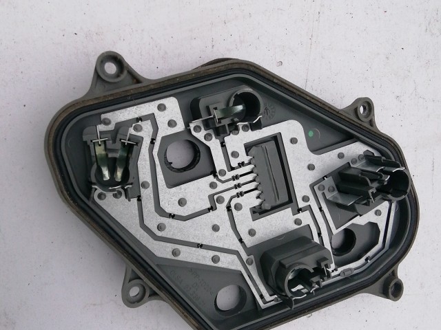 193957 Fiat Stilo 2001-2003 5 ajtós jobb hátsó lámpa Izzó foglalat (piros, fehér, piros)