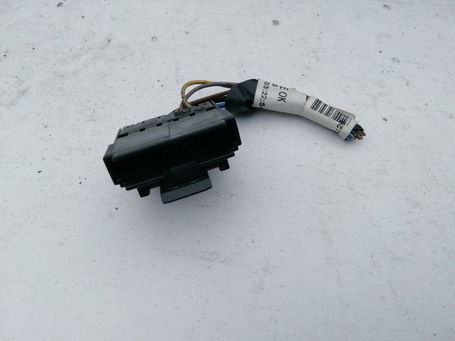 193933 Opel Corsa D 2006-2014 bal hátsó lámpa elektromos csatlakozó 89318811