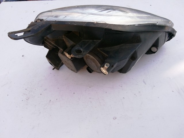 193930 Fiat Grande Punto 2005-2008 utángyártott bal első fényszóró, a képen látható egy rögzítő fűl töréssel!!!