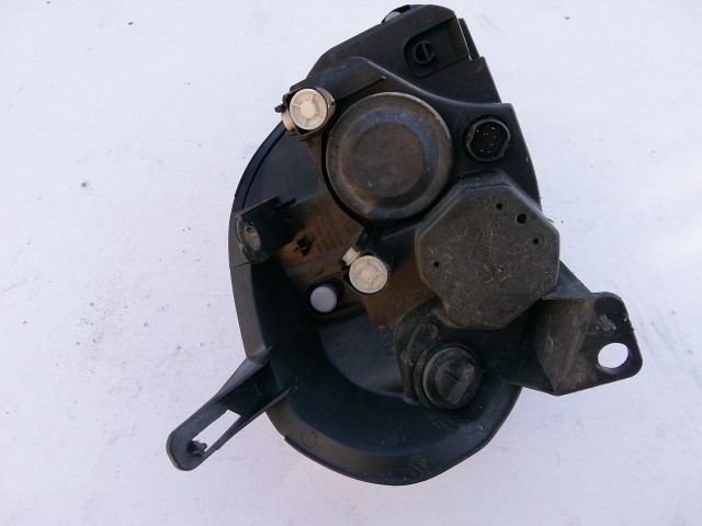 193930 Fiat Grande Punto 2005-2008 utángyártott bal első fényszóró, a képen látható egy rögzítő fűl töréssel!!!