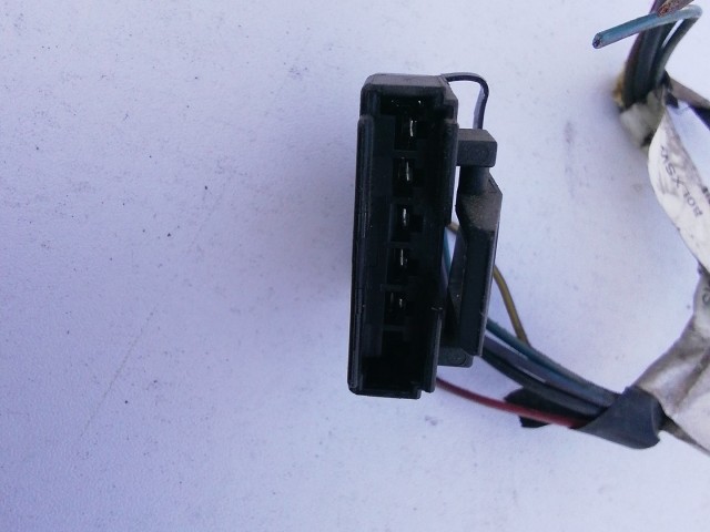 193915 Opel Corsa D 2006-2014 jobb hátsó lámpa elektromos csatlakozó 89392996