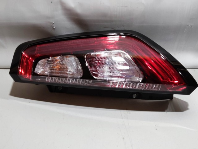 Fiat Punto Evo, Nouva Punto, My Punto ovális csatlakozós jobb hátsó lámpa (Magneti Marelli)
