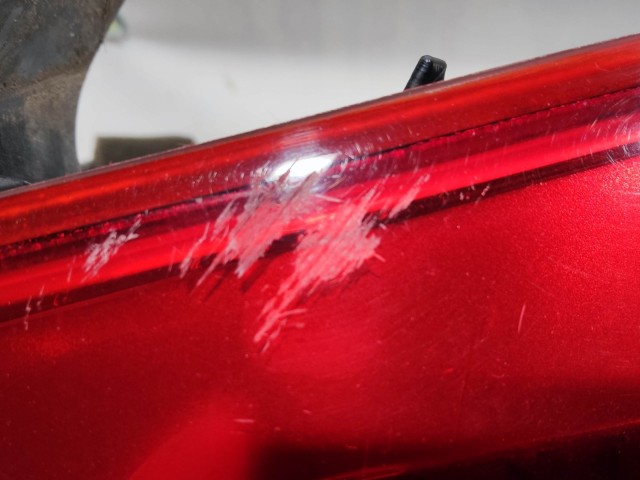 198071 Kia Rio 2011-2017 jobb hátsó külső lámpa, a képen látható sérüléssel