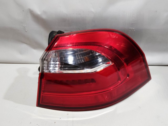 198071 Kia Rio 2011-2017 jobb hátsó külső lámpa, a képen látható sérüléssel