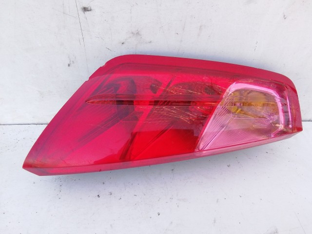 193898 Fiat Grande Punto 2005-2009 bal hátsó lámpa,a képen látható sérüléssel, izzófoglalat nélkül!!