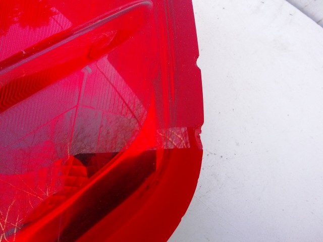 193898 Fiat Grande Punto 2005-2009 bal hátsó lámpa,a képen látható sérüléssel, izzófoglalat nélkül!!