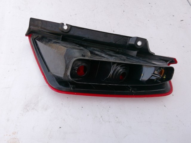 193898 Fiat Grande Punto 2005-2009 bal hátsó lámpa,a képen látható sérüléssel, izzófoglalat nélkül!!