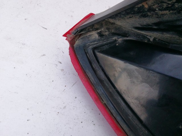 193897 Fiat Grande Punto 2005-2009 bal hátsó lámpa,a képen látható sérüléssel, izzófoglalat nélkül!!