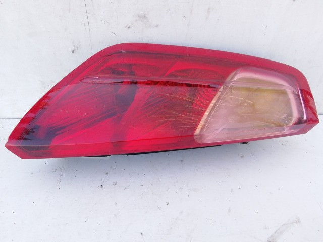 193894 Fiat Grande Punto 2005-2009 bal hátsó lámpa,a képen látható sérüléssel, izzófoglalat nélkül!!
