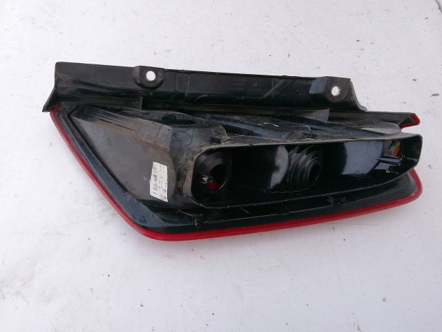 193891 Fiat Grande Punto 2005-2009 bal hátsó lámpa,a képen látható sérüléssel, izzófoglalat nélkül!!