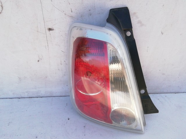 193864 Fiat 500 2007-2015 bal hátsó lámpa, a képen látható sérüléssel, nem kabrio!!!
