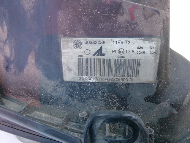 193856 Alfa Romeo 159 jobb első fényszóró, párásodik!!!!