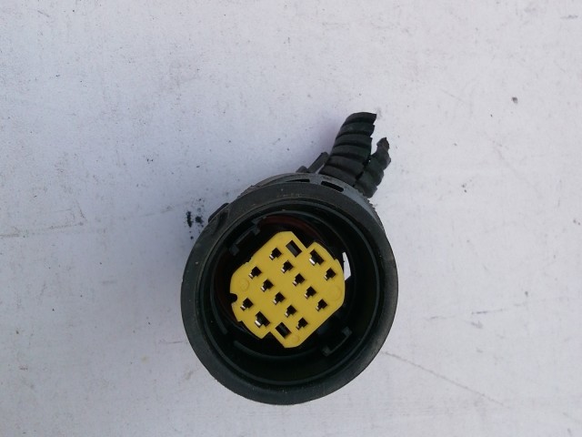 197955 Alfa Romeo 159 2005-2011 első fényszóró elektromos csatlakozó