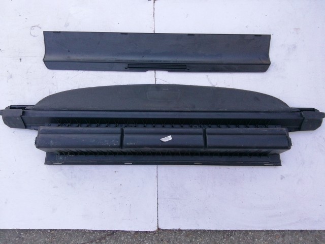 197930 Volvo V50 2004-2012 Kalaptartó, a képen látható sérüléssel 