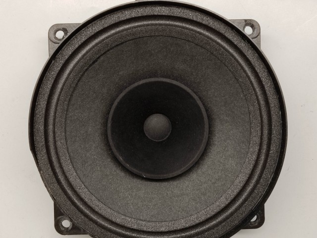 Lancia Musa, Ypsilon, Fiat Idea hátsó hangszóró, a képen látható sérüléssel