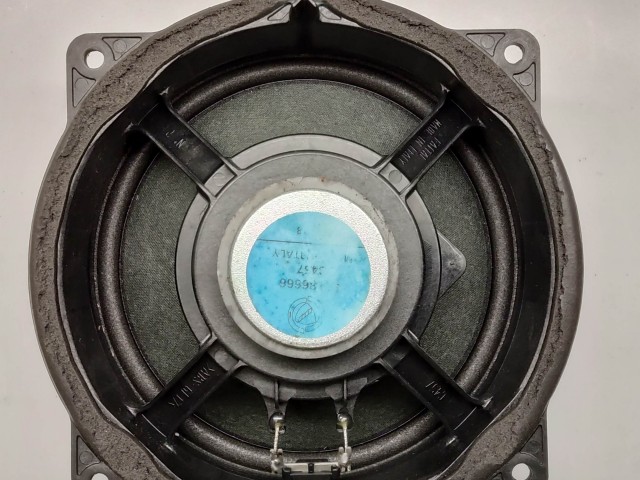 Lancia Musa, Ypsilon, Fiat Idea hátsó hangszóró, a képen látható sérüléssel