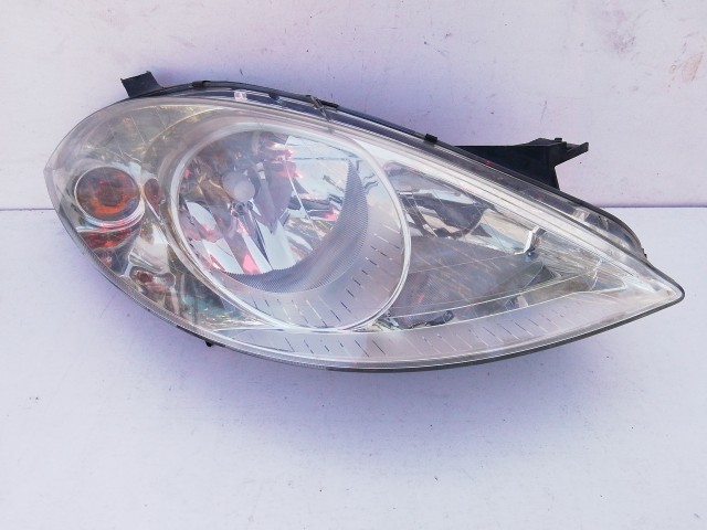197915 Mercedes Benz A-Class(W169) 2004-2008 Lámpa , Fényszóró Használt  sima jobb első