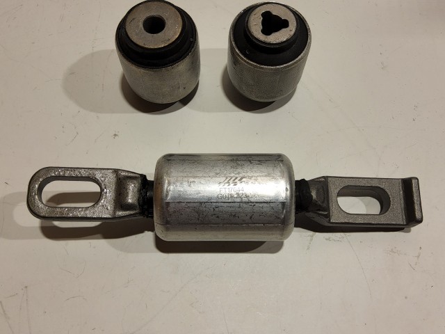 Fiat Doblo III.  utángyártott új hátsó lengőkar szilent szett 