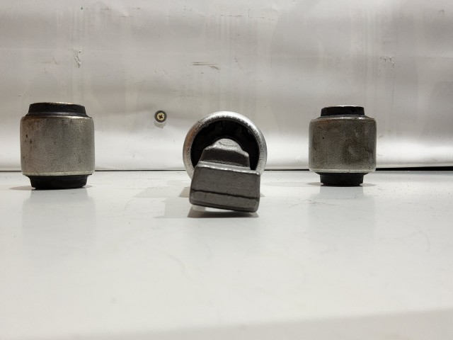 Fiat Doblo III.  utángyártott új hátsó lengőkar szilent szett 