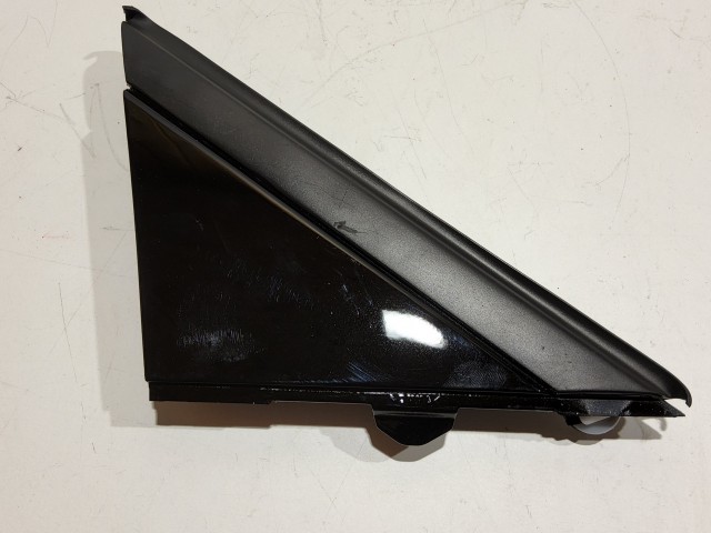 Fiat 500 utángyártott jobb első külső műanyag fényes fekete