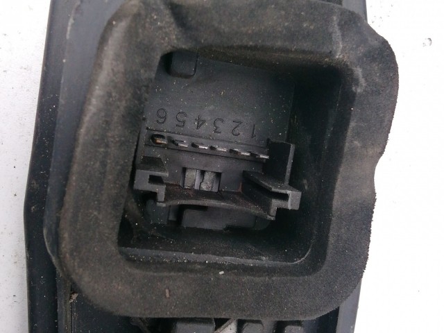 197888 Fiat Doblo 2000-2005 jobb hátsóIzzó foglalat 46738734