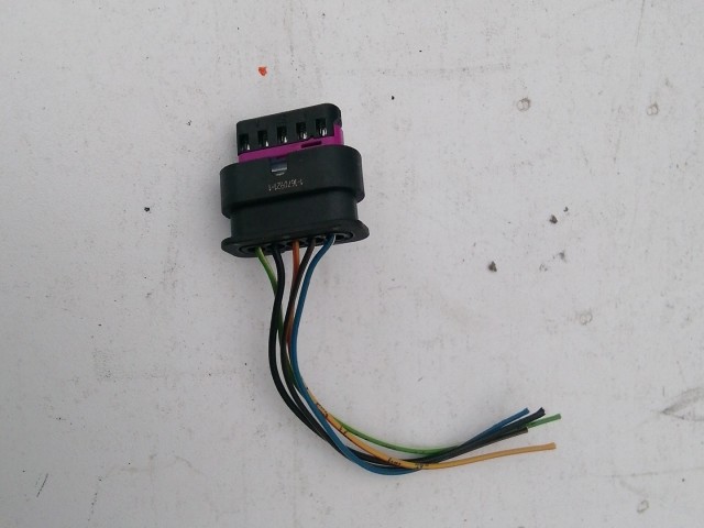197886 Fiat Punto Evo 2009-2011 bal hátsó lámpa elektromos csatlakozó, ovális kivitel