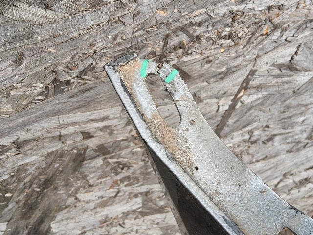 198184 Alfa Romeo 159 első lökhárító, alap kivitel ( nem mosós, nem Pdc-s) a képen látható sérüléssel 71777554