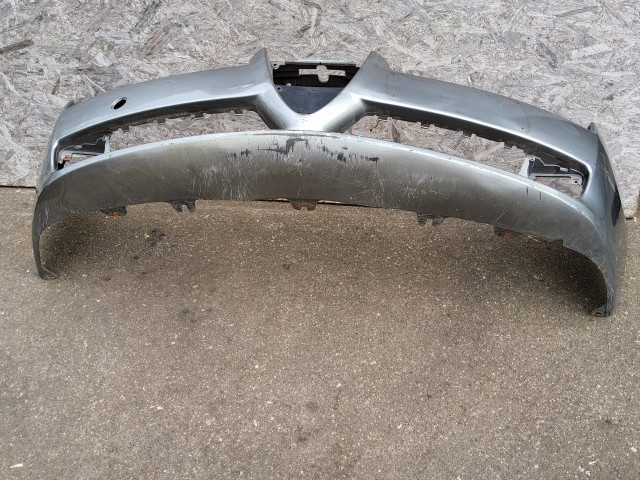 198184 Alfa Romeo 159 első lökhárító, alap kivitel ( nem mosós, nem Pdc-s) a képen látható sérüléssel 71777554