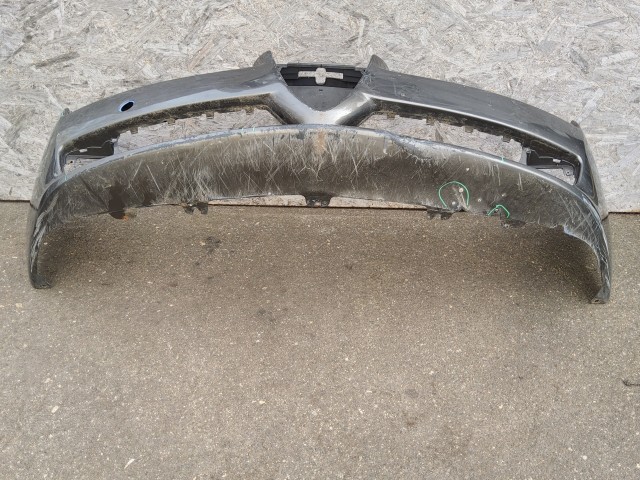 198185 Alfa Romeo 159 első lökhárító, alap kivitel ( nem mosós, nem Pdc-s) a képen látható sérüléssel 71777554