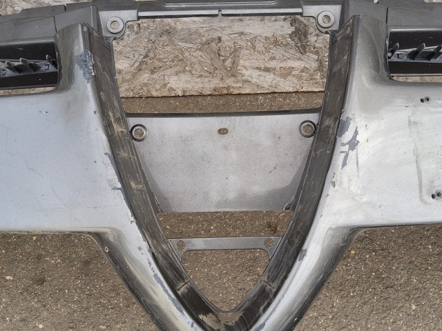 198185 Alfa Romeo 159 első lökhárító, alap kivitel ( nem mosós, nem Pdc-s) a képen látható sérüléssel 71777554