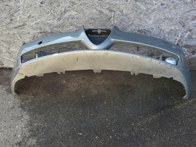 198193 Alfa Romeo 159 első lökhárító, alap kivitel ( nem mosós, nem Pdc-s) a képen látható sérüléssel 71777554
