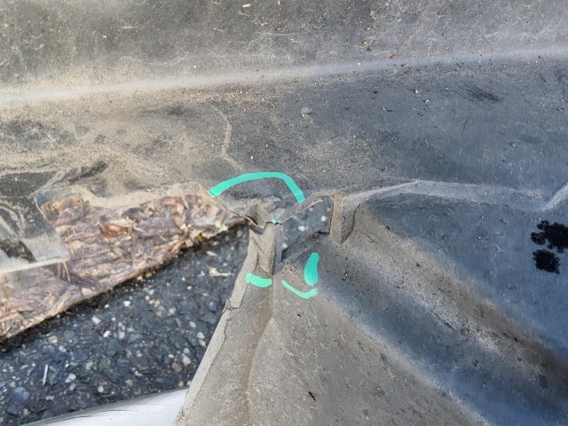 198193 Alfa Romeo 159 első lökhárító, alap kivitel ( nem mosós, nem Pdc-s) a képen látható sérüléssel 71777554