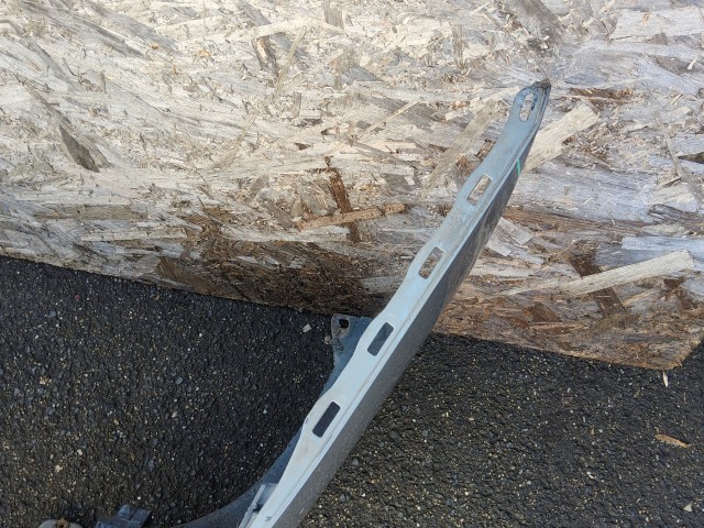 198193 Alfa Romeo 159 első lökhárító, alap kivitel ( nem mosós, nem Pdc-s) a képen látható sérüléssel 71777554