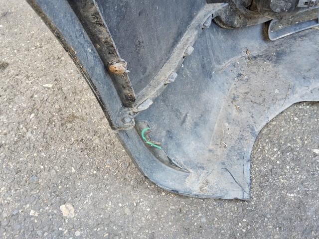 198196 Volkswagen Passat B5 1997-2005 1997-2005 Lökhárító Használt  első Fekete  a képen látható sérüléssel