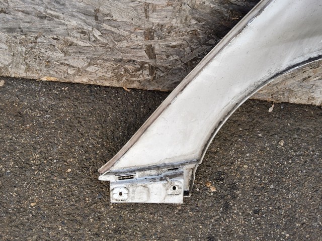 198200 Lökhárító Használt  jobb hátsó Fehér  