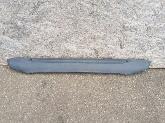 198202 Lökhárító Használt  hátsó középső   a képen látható sérüléssel