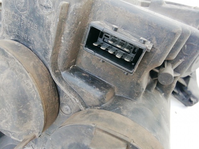 197859 Fiat Scudo 2007-2016 2007-2016 Lámpa , Fényszóró Használt  sima jobb első a képen látható sérüléssel