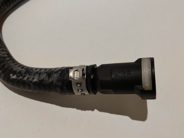 Fiat Grande Punto, Alfa Romeo MiTo utángyártott új vízcső a kiegyenlítő tartályból a termosztátházba 55703092