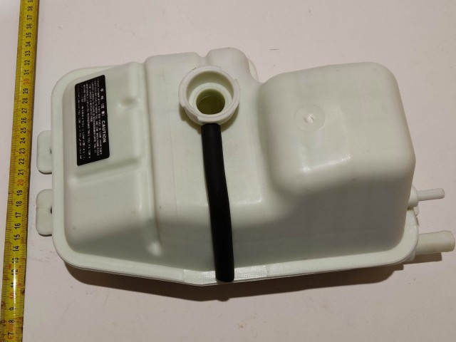 Kia Sorento 2002-2009 utángyártott új kiegyenlítő tartály 