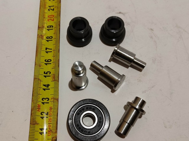 Citroen Jumpy, Peugeot Expert, Opel Vivaro, Toyota Proace utángyártott új tolóajtó középső görgő javító készlet